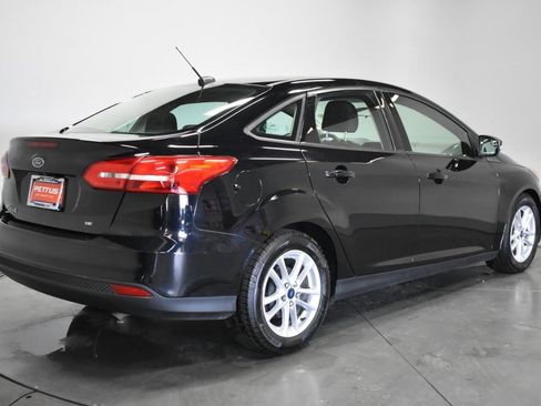 Used 2017 Ford Focus SE image 7