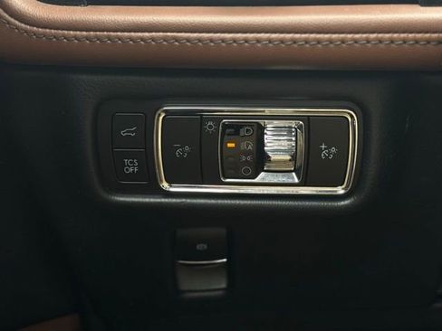 Used 2023 Lincoln Nautilus Reserve w/ Luxury Package image 30