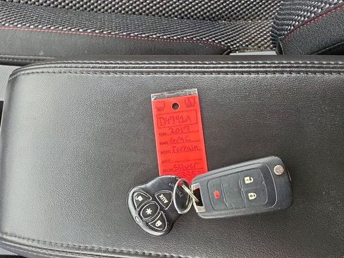 Used 2017 GMC Terrain SLE FWD image 30