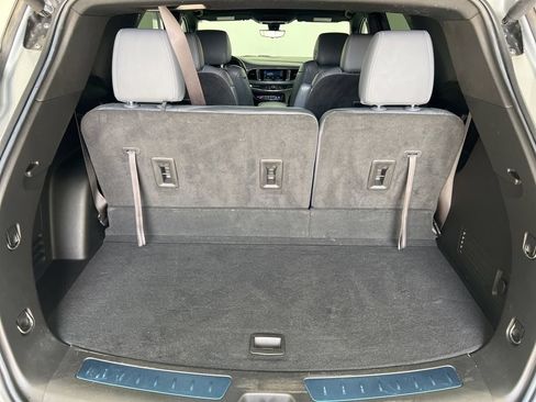 Used 2024 Buick Enclave Essence w/ Technology Package FWD image 23