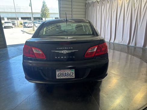 Used 2010 Chrysler Sebring Touring FWD image 5