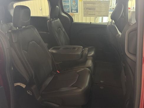 New 2026 Chrysler Pacifica Select image 18