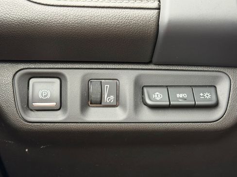 Used 2023 GMC Acadia Denali w/ Denali Technology Package AWD/4WD image 16