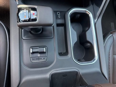 Used 2025 GMC Sierra 1500 Denali AWD/4WD image 25