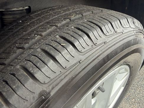 Used 2023 Chevrolet Equinox LT FWD image 31
