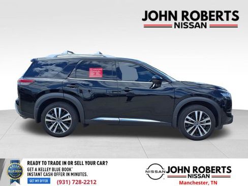 Certified 2025 Nissan Pathfinder Platinum w/ Cargo Package FWD image 28