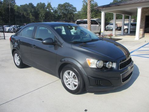 Used 2015 Chevrolet Sonic LT FWD image 3