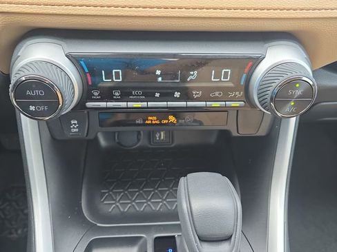 Used 2025 Toyota RAV4 LE image 23