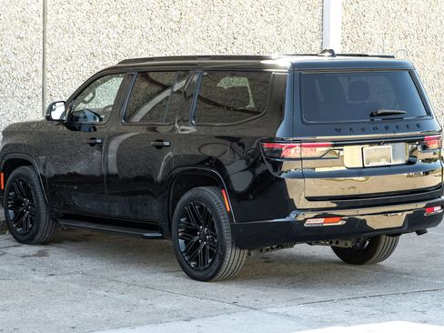 Used 2024 Jeep Wagoneer Series II w/ Convenience Group I image 13