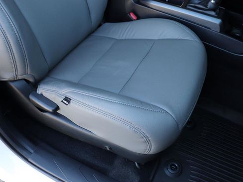 Used 2018 Toyota Tacoma TRD Sport image 29