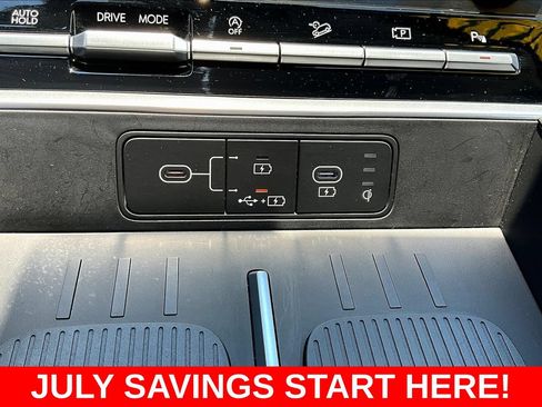 Used 2025 Hyundai Santa Fe SEL FWD image 19