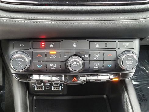 Used 2022 Dodge Durango GT image 24