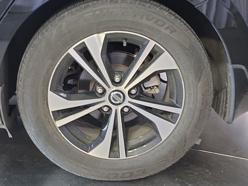 Used 2021 Nissan Sentra SV FWD image 12
