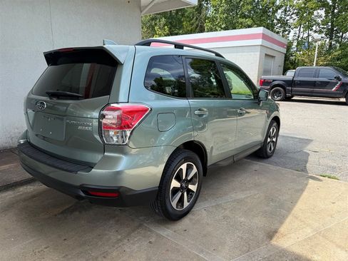 Used 2017 Subaru Forester 2.5i Premium w/ Popular Package #2A AWD/4WD image 3