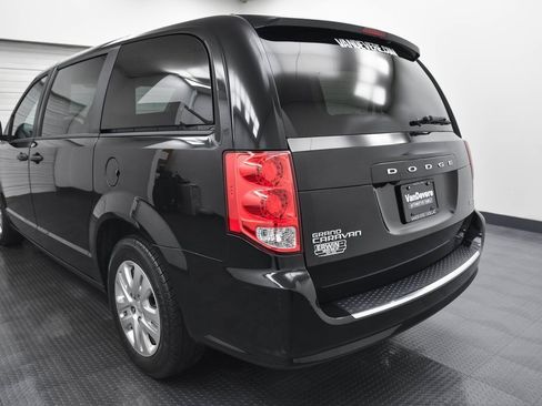 Used 2019 Dodge Grand Caravan SE image 5