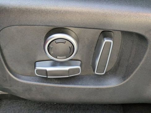 Used 2022 Land Rover Range Rover Evoque R-Dynamic SE image 18