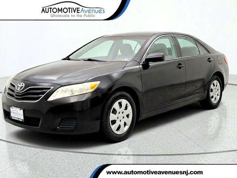 Used 2010 Toyota Camry LE FWD image 1