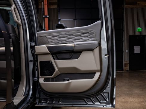 Used 2025 Ford F450 Platinum w/ Platinum Plus Package image 38