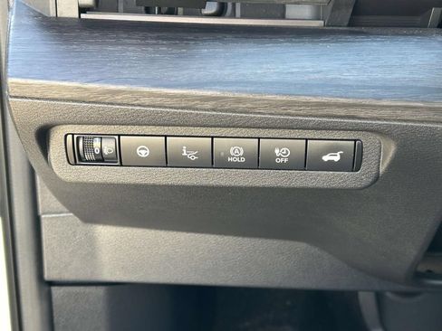 Used 2023 Nissan Ariya AWD/4WD image 17