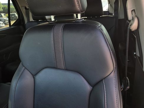 Used 2025 Honda Pilot EX-L image 16