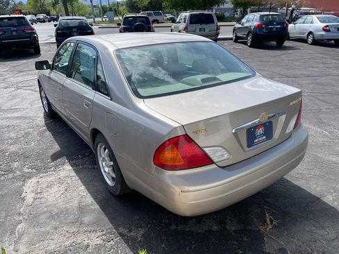 Used 2000 Toyota Avalon XLS FWD image 5