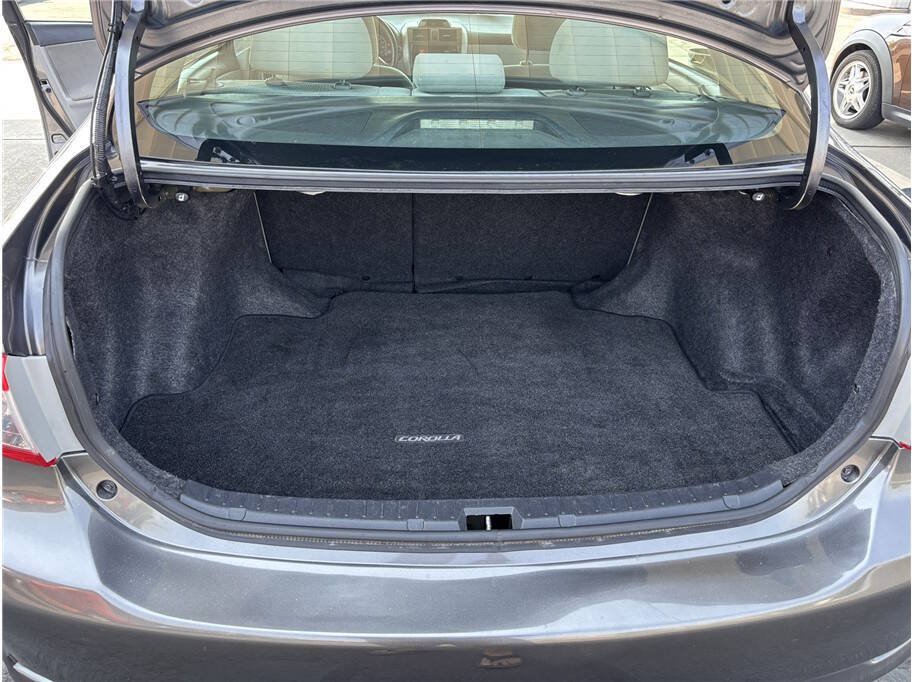 Used 2013 Toyota Corolla LE FWD image 14