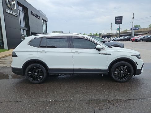 Used 2022 Volkswagen Tiguan SE FWD image 7