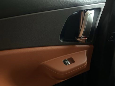 New 2026 Kia Carnival EX FWD image 36