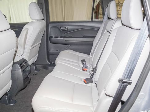 Used 2023 Honda Passport EX-L image 12