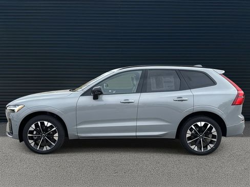 New 2026 Volvo XC60 B5 Plus w/ Climate Package PRO image 8
