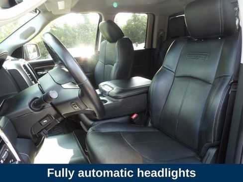 Used 2018 RAM 1500 Laramie AWD/4WD image 10