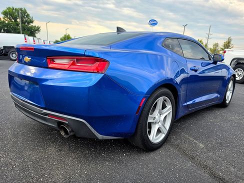Used 2017 Chevrolet Camaro LT RWD image 7