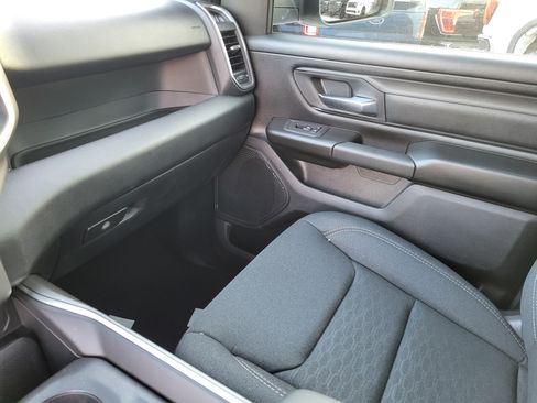 Certified 2026 RAM 1500 Express AWD/4WD image 26