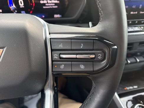 Used 2025 Chevrolet Colorado Trail Boss image 32