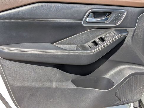 Used 2022 Nissan Rogue Platinum w/ Head-Up Display Package FWD image 16