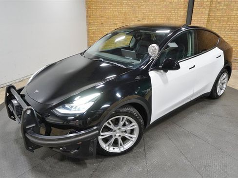 Used 2021 Tesla Model Y Long Range AWD/4WD image 2