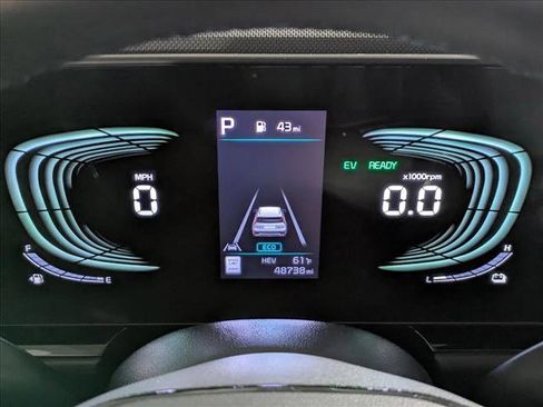 Used 2023 Kia Niro EX image 11