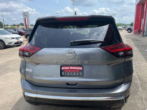 Certified 2026 Nissan Rogue Platinum w/ Platinum Premium Package AWD/4WD image 3