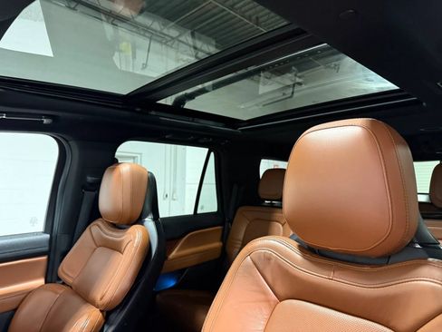 Used 2021 Lincoln Navigator Reserve w/ Luxury Package AWD/4WD image 15
