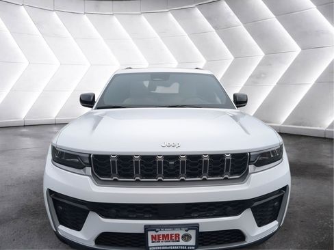 New 2026 Jeep Grand Cherokee L Limited AWD/4WD image 8