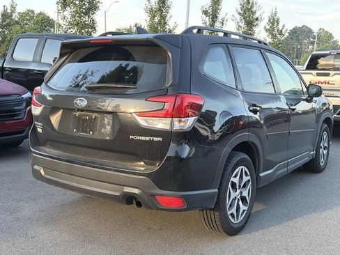 Used 2023 Subaru Forester Premium AWD/4WD image 8