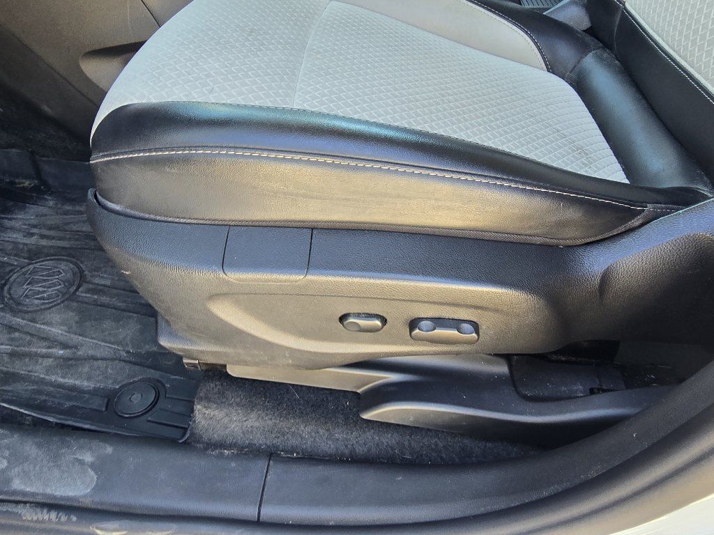 Used 2022 Buick Encore Preferred w/ Safety Package AWD/4WD image 16