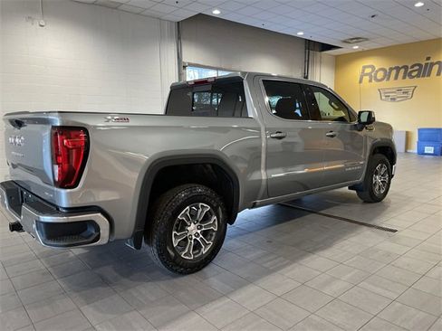 Used 2026 GMC Sierra 1500 SLE image 5