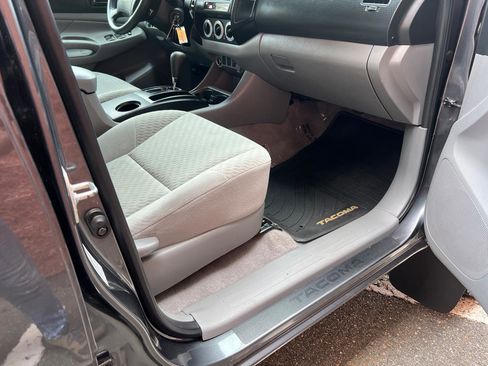 Used 2011 Toyota Tacoma 4x4 Double Cab w/ Towing Pkg image 17