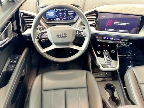 Used 2025 Audi Q4 e-tron Premium Plus image 20