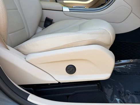 Used 2020 Mercedes-Benz GLC 300 w/ Parking Assistance Package image 38