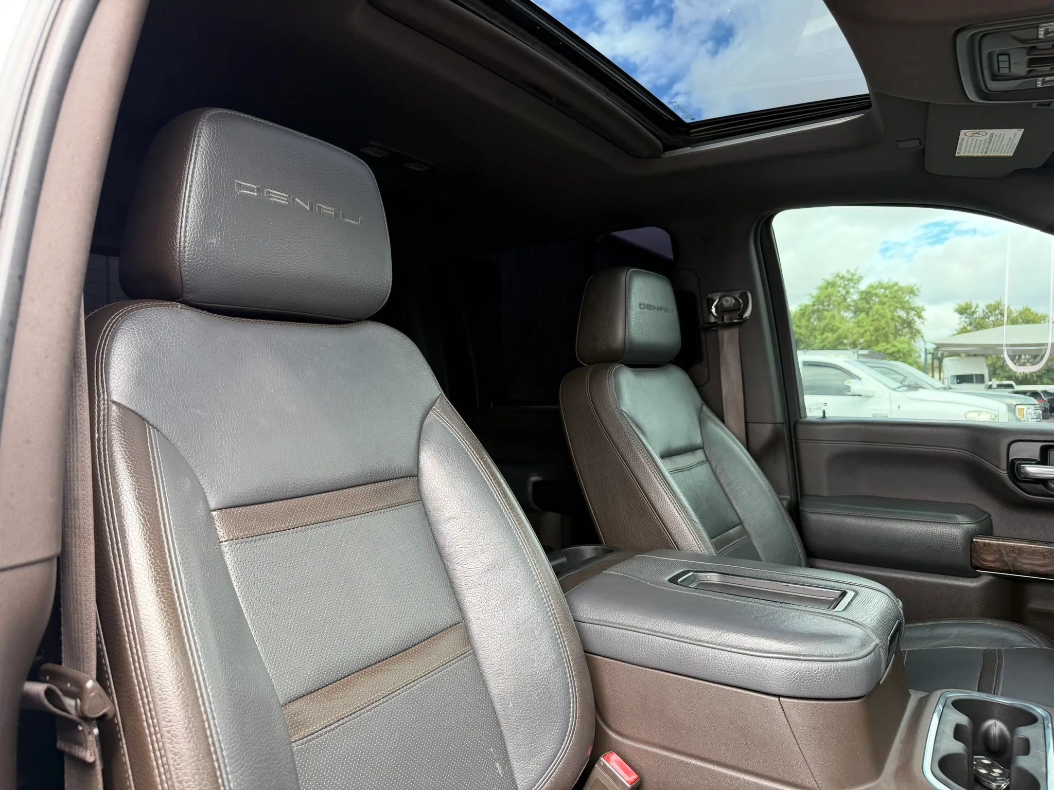Used 2020 GMC Sierra 2500 Denali w/ Denali Ultimate Package AWD/4WD image 35