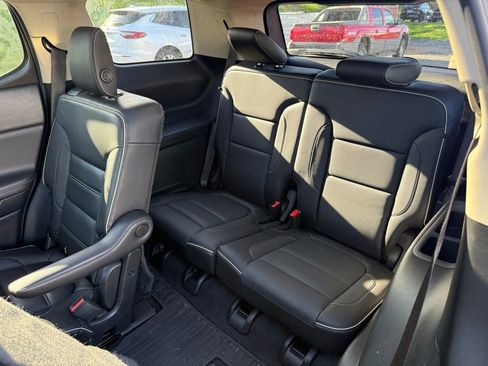 Used 2017 GMC Acadia Denali AWD/4WD image 9