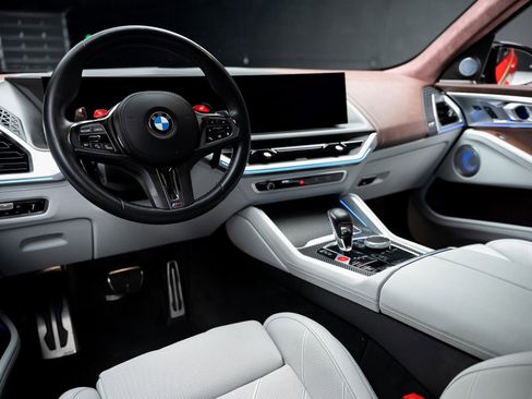 Used 2023 BMW XM image 2