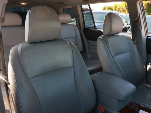 Used 2013 Toyota Highlander Limited AWD/4WD image 27
